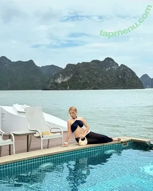 Lan Nguyen / Asian Angels / xuanlanminhnguyen nude photo #0025