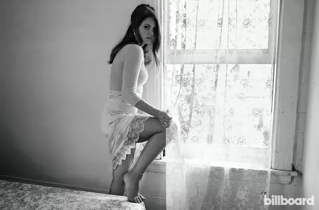Lana Del Rey / lanadelrey / lanaraybabyx nude photo #0065