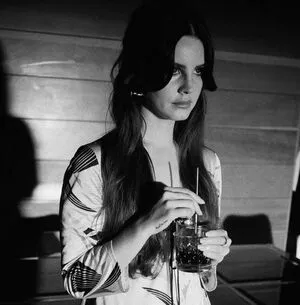 Lana Del Rey / lanadelrey / lanaraybabyx nude photo #0215