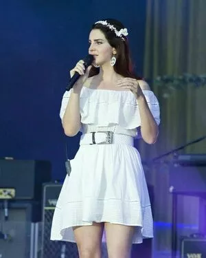 Lana Del Rey / lanadelrey / lanaraybabyx nude photo #0247