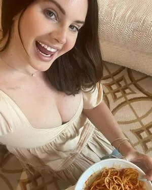 Lana Del Rey / lanadelrey / lanaraybabyx nude photo #0417