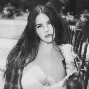 Lana Del Rey / lanadelrey / lanaraybabyx nude photo #0467