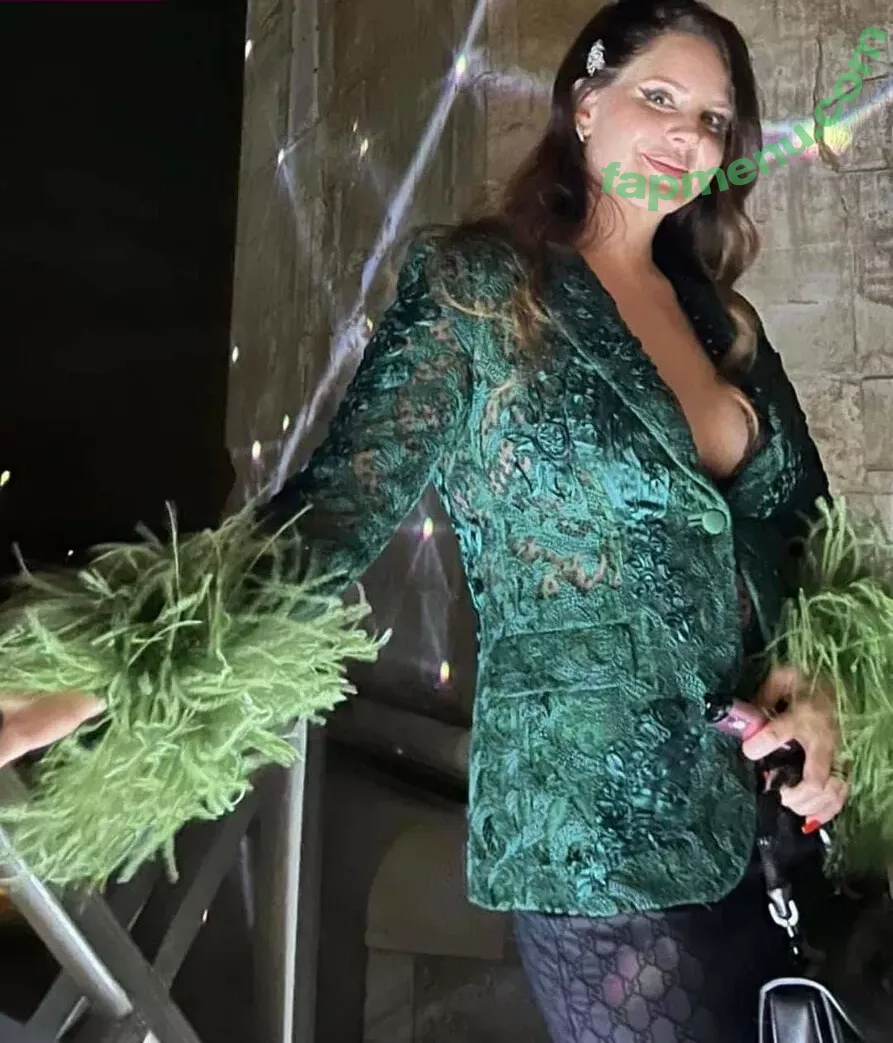 Lana Del Rey nude photo #0002 (lanadelreypictures / lanaraybabyx)