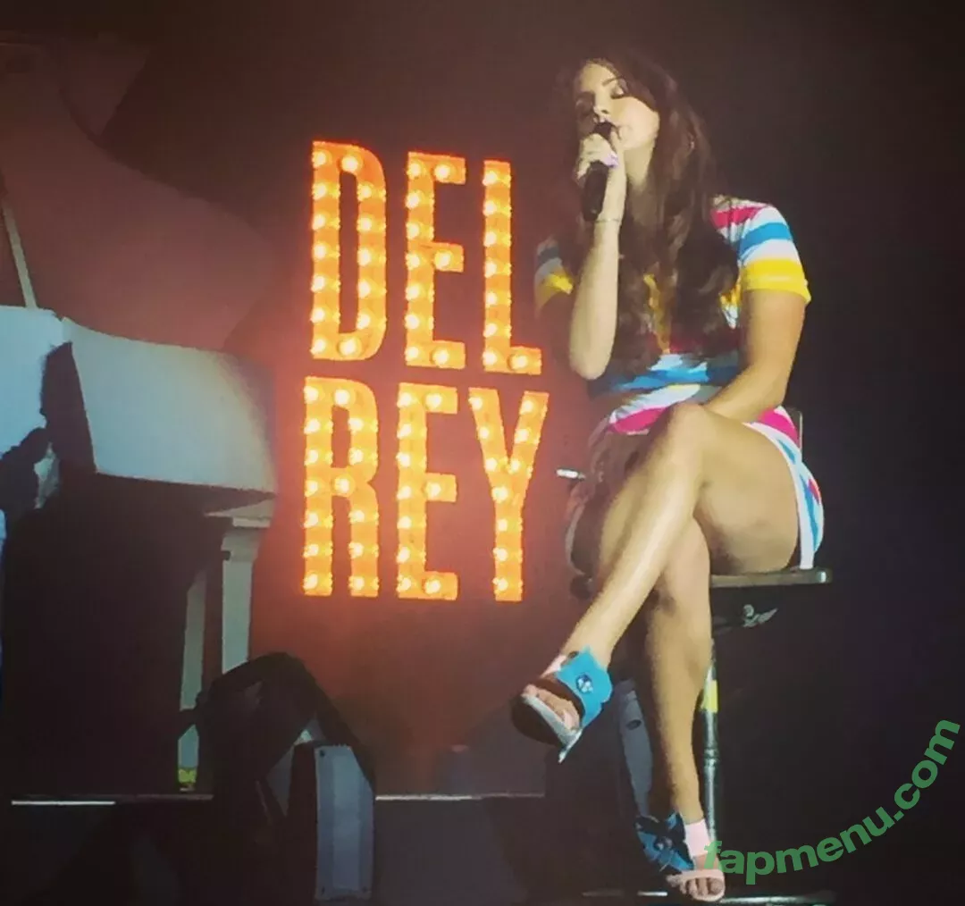 Lana Del Rey nude photo #0009 (lanadelreypictures / lanaraybabyx)