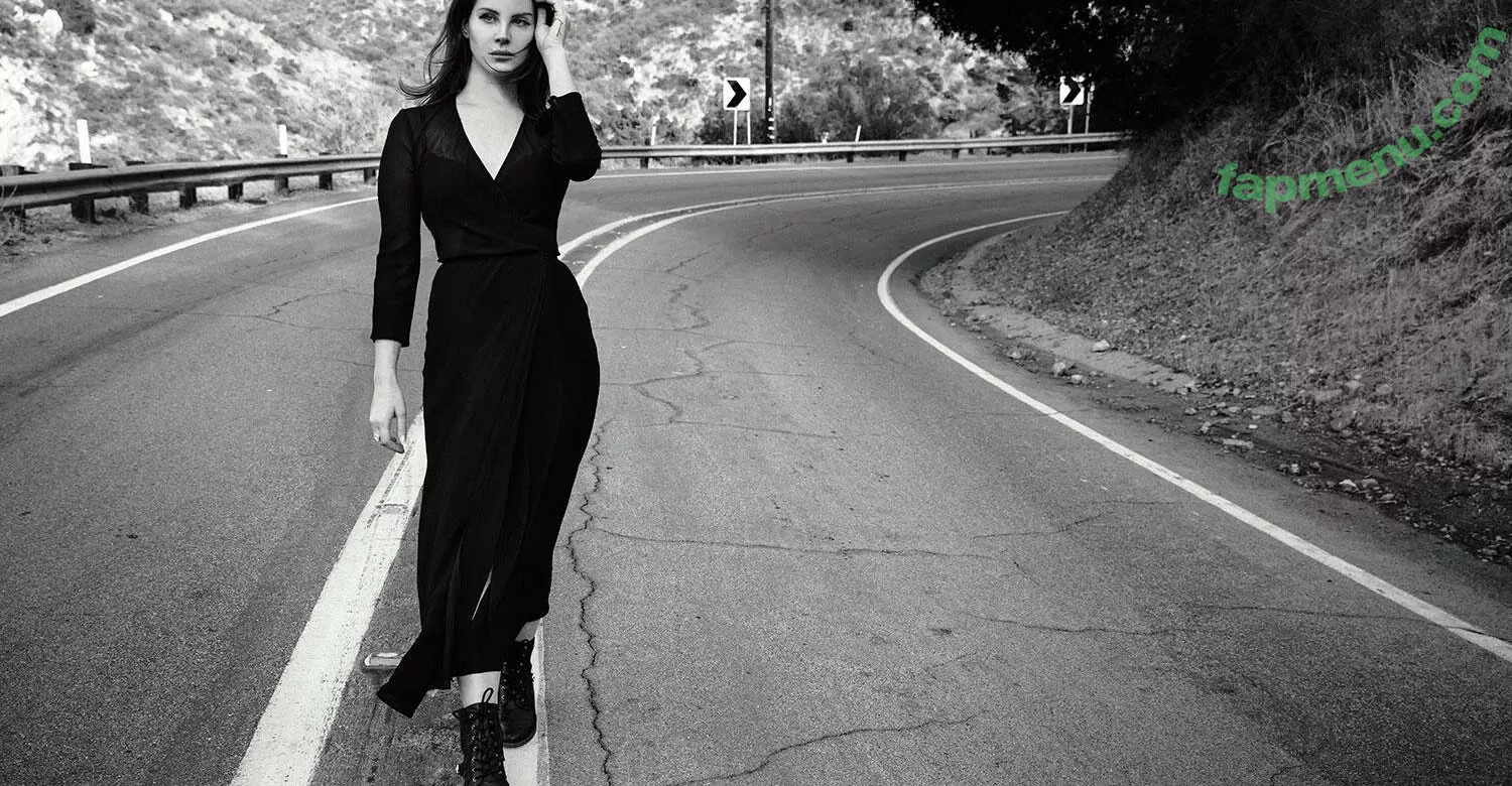 Lana Del Rey nude photo #0063 (lanadelreypictures / lanaraybabyx)