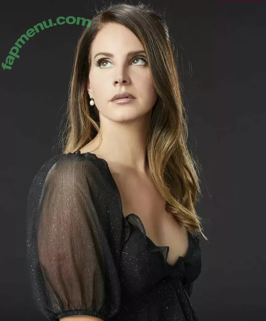 Lana Del Rey nude photo #0070 (lanadelrey / lanaraybabyx)