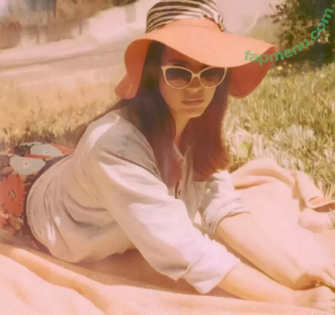 Lana Del Rey nude photo #0094 (lanadelreypictures / lanaraybabyx)