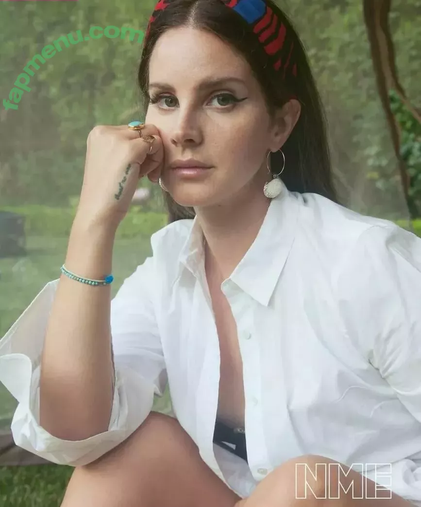 Lana Del Rey nude photo #0105 (lanadelreypictures / lanaraybabyx)