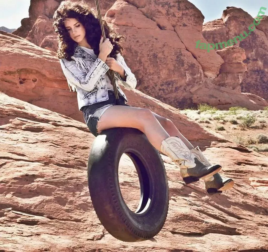 Lana Del Rey nude photo #0200 (lanadelrey / lanaraybabyx)