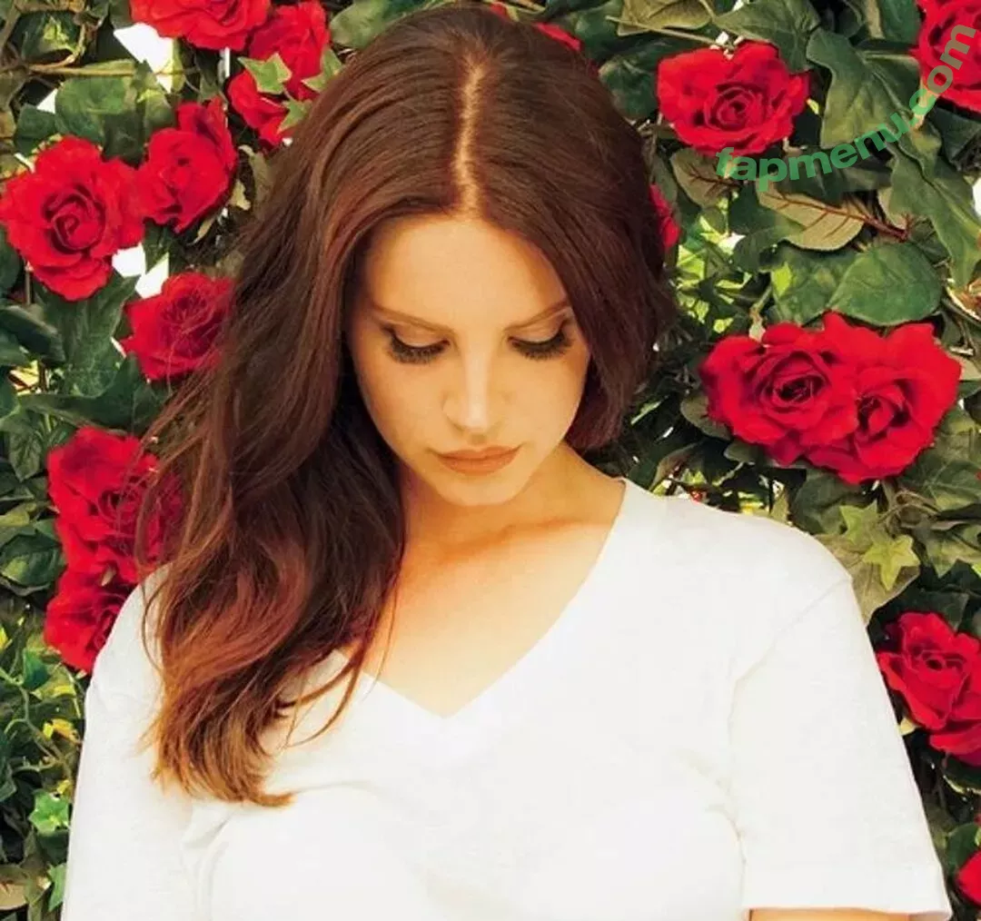 Lana Del Rey nude photo #0201 (lanadelrey / lanaraybabyx)