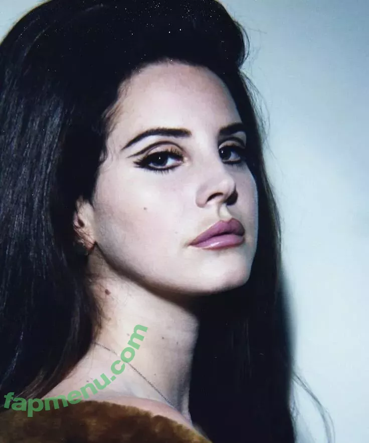 Lana Del Rey nude photo #0221 (lanadelrey / lanaraybabyx)