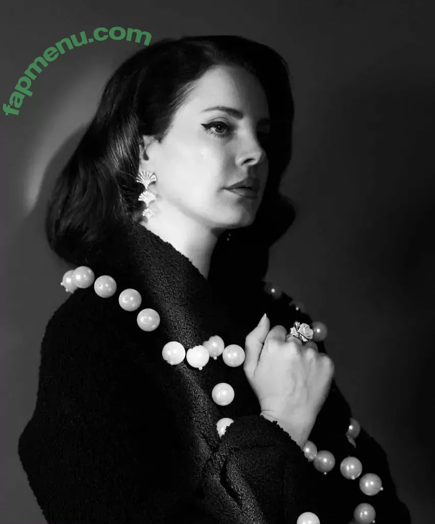 Lana Del Rey nude photo #0231 (lanadelrey / lanaraybabyx)