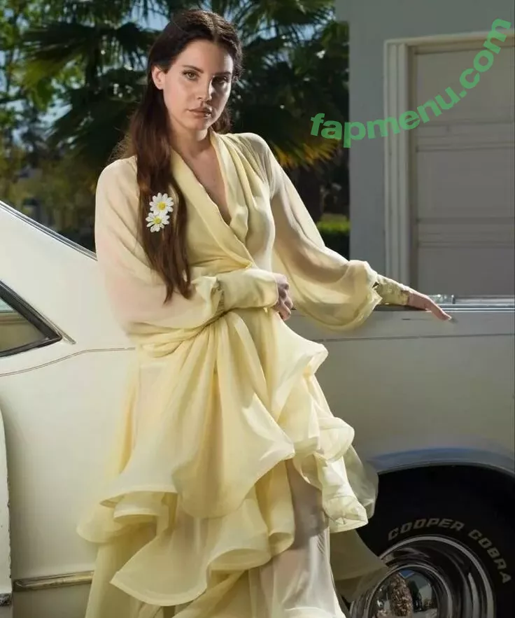 Lana Del Rey nude photo #0232 (lanadelrey / lanaraybabyx)