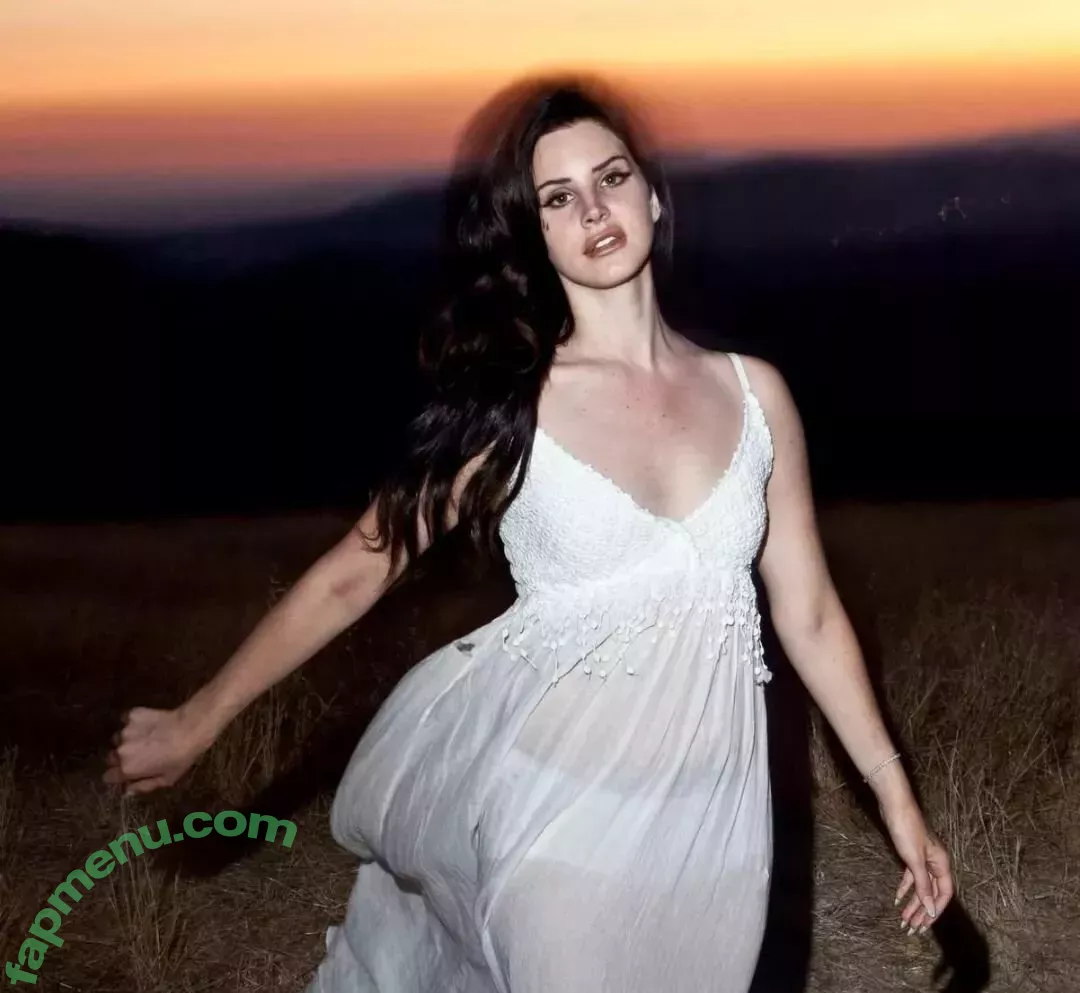 Lana Del Rey nude photo #0235 (lanadelrey / lanaraybabyx)