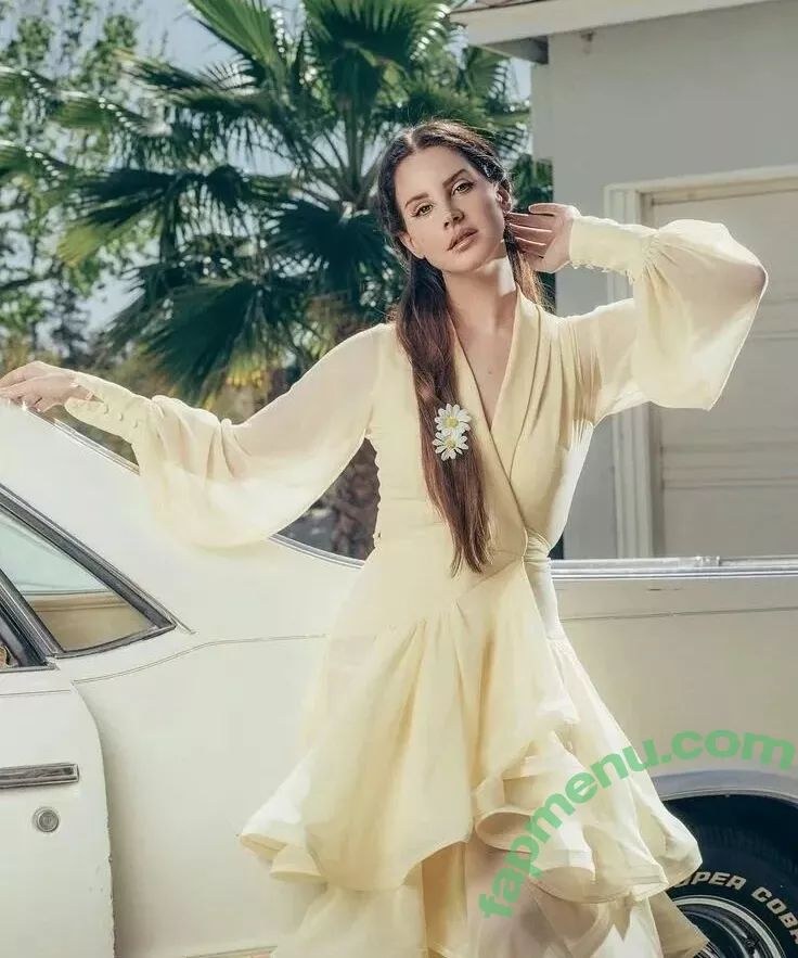 Lana Del Rey nude photo #0239 (lanadelrey / lanaraybabyx)
