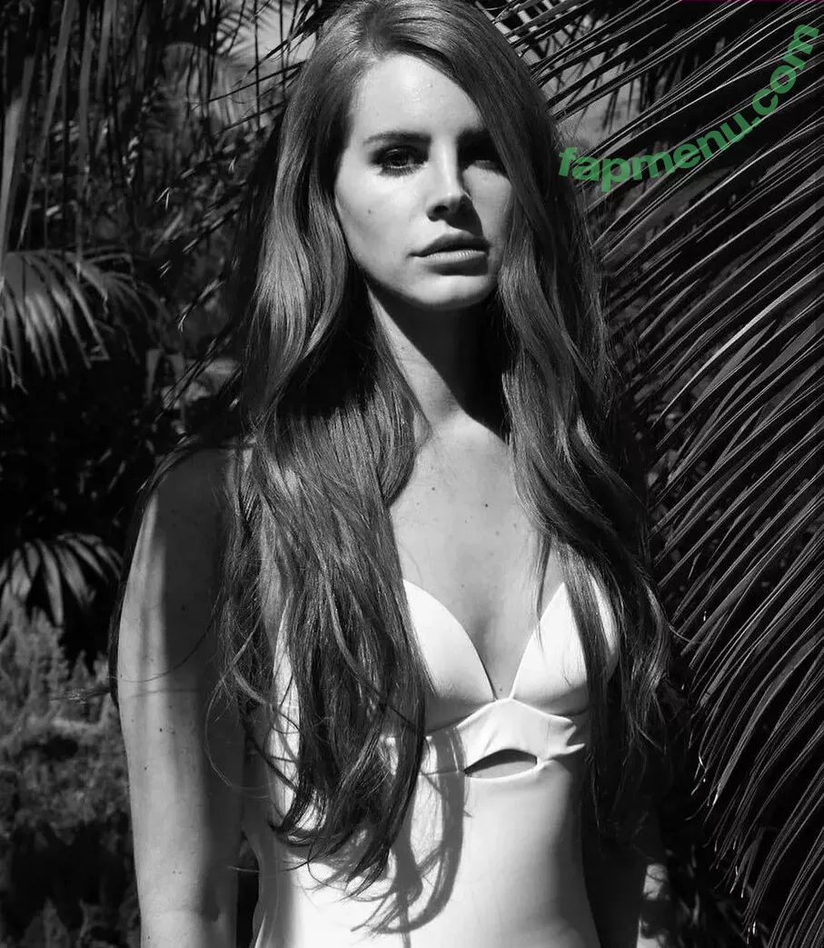 Lana Del Rey nude photo #0242 (lanadelrey / lanaraybabyx)