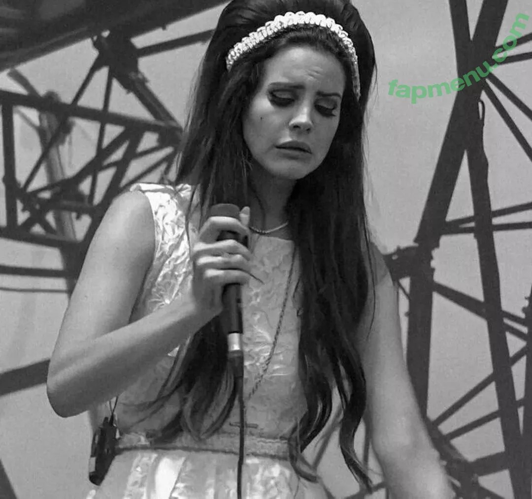 Lana Del Rey nude photo #0260 (lanadelrey / lanaraybabyx)