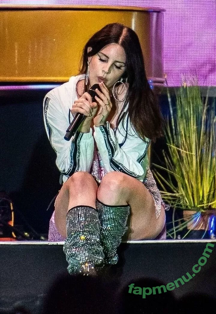 Lana Del Rey nude photo #0262 (lanadelrey / lanaraybabyx)