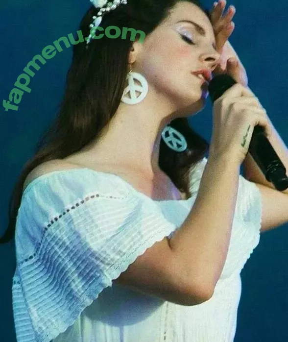 Lana Del Rey nude photo #0270 (lanadelrey / lanaraybabyx)