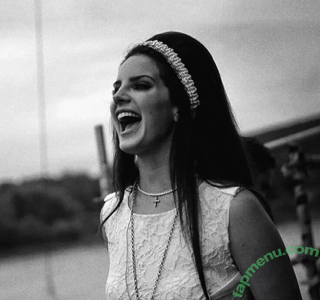 Lana Del Rey nude photo #0277 (lanadelrey / lanaraybabyx)