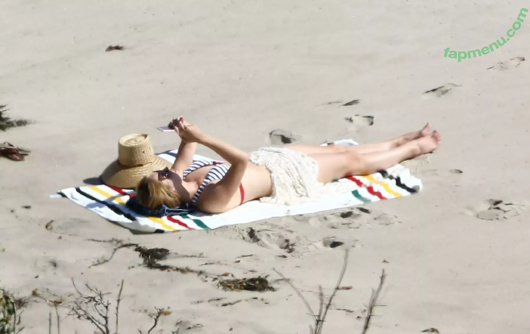 Lana Del Rey nude photo #0317 (lanadelrey / lanaraybabyx)