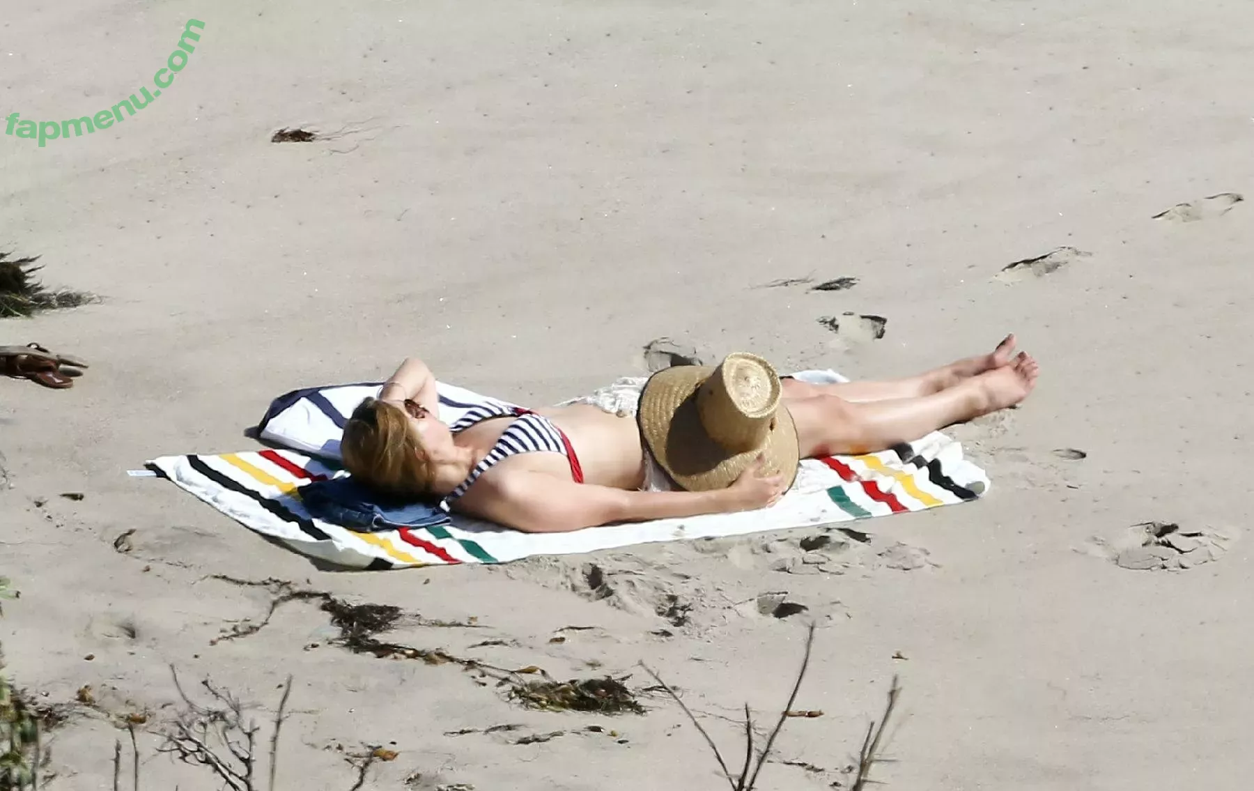 Lana Del Rey nude photo #0320 (lanadelrey / lanaraybabyx)