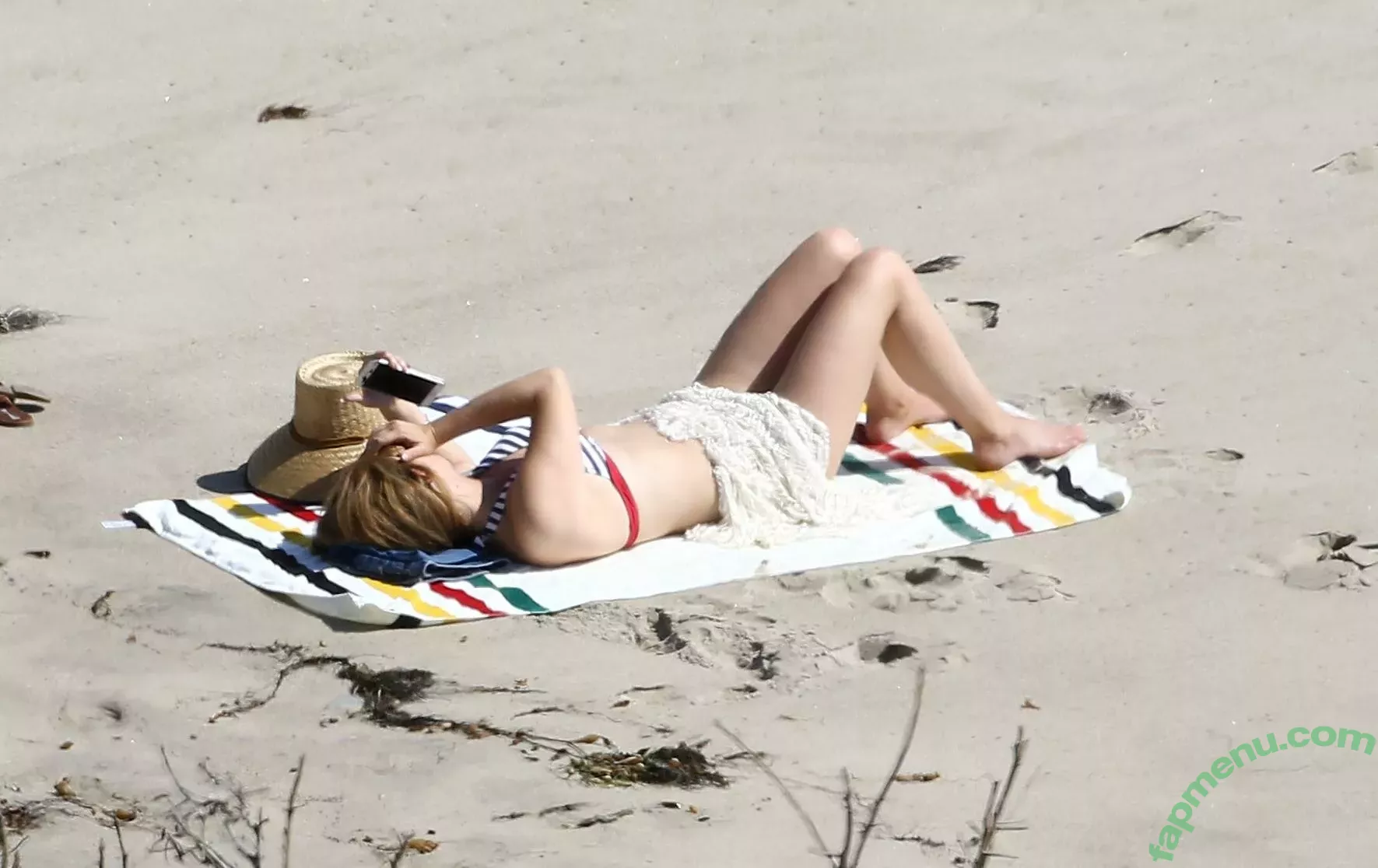 Lana Del Rey nude photo #0321 (lanadelrey / lanaraybabyx)