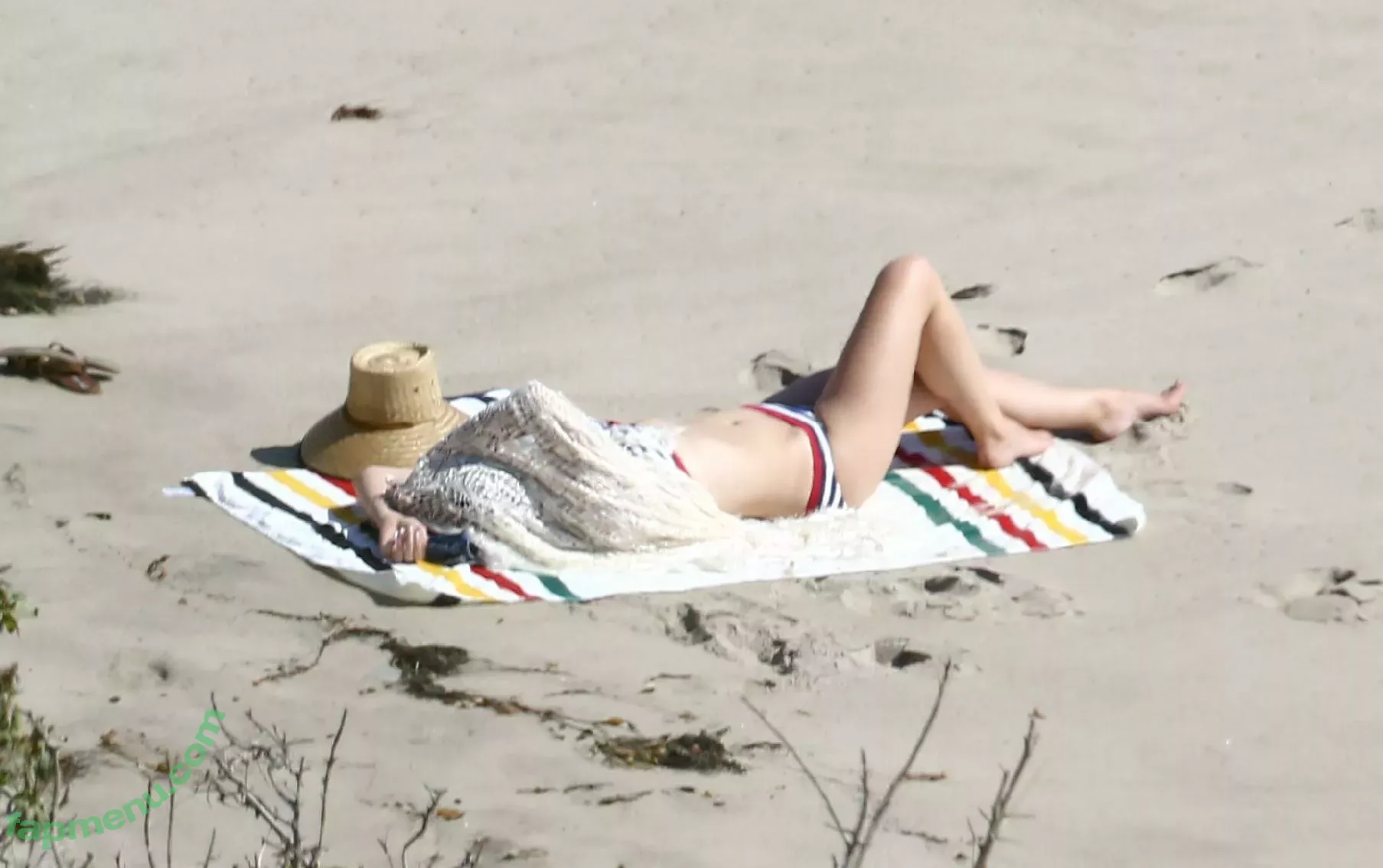 Lana Del Rey nude photo #0326 (lanadelrey / lanaraybabyx)