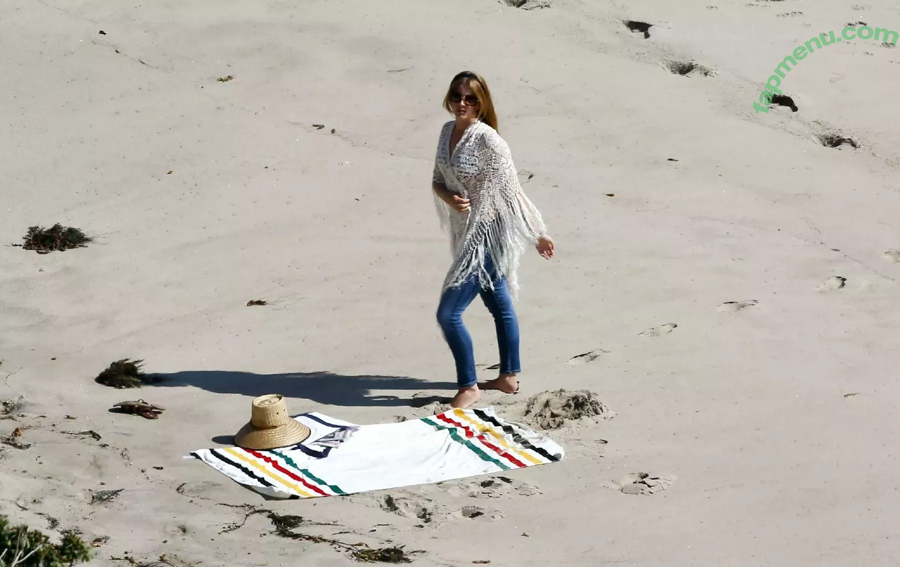 Lana Del Rey nude photo #0327 (lanadelrey / lanaraybabyx)