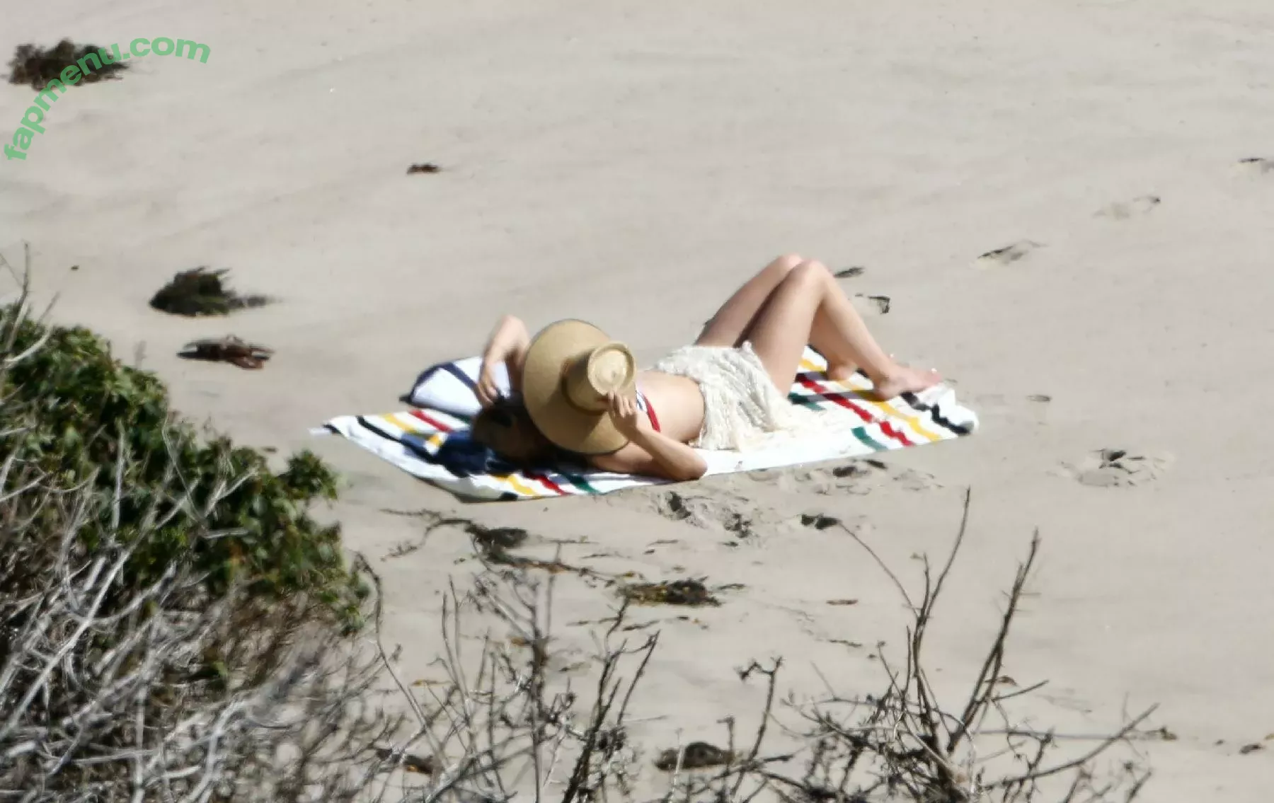Lana Del Rey nude photo #0341 (lanadelrey / lanaraybabyx)