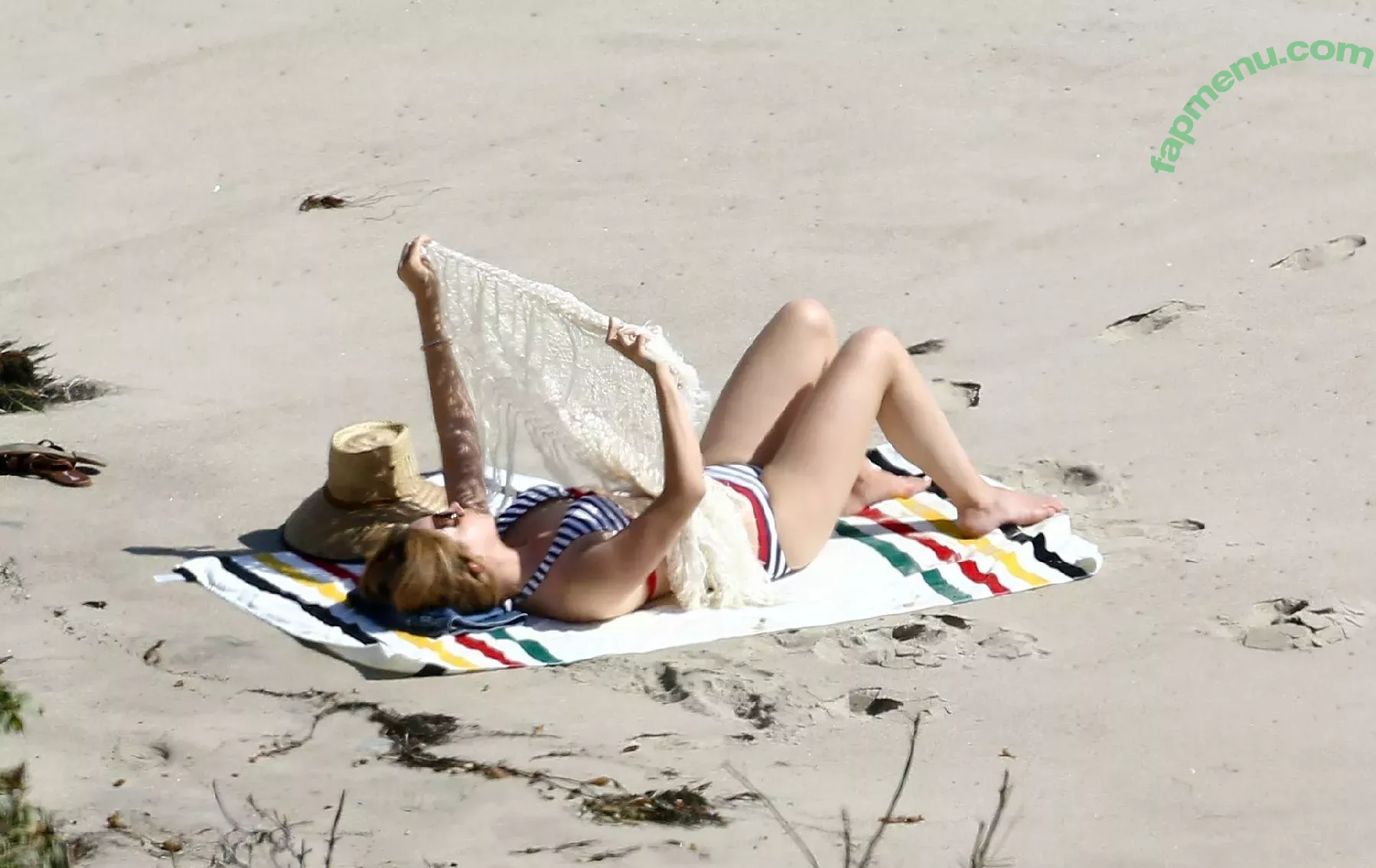 Lana Del Rey nude photo #0350 (lanadelrey / lanaraybabyx)