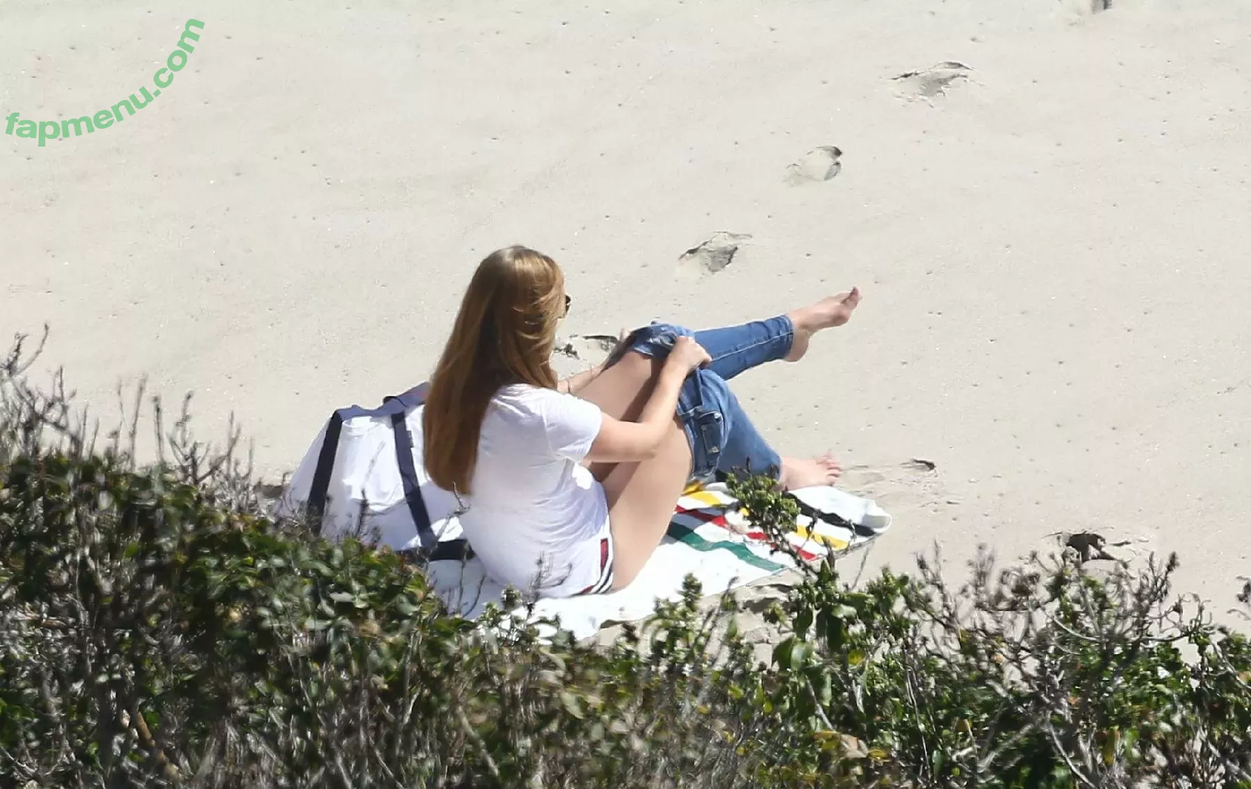 Lana Del Rey nude photo #0353 (lanadelrey / lanaraybabyx)