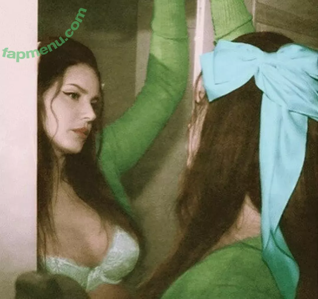 Lana Del Rey nude photo #0367 (lanadelrey / lanaraybabyx)