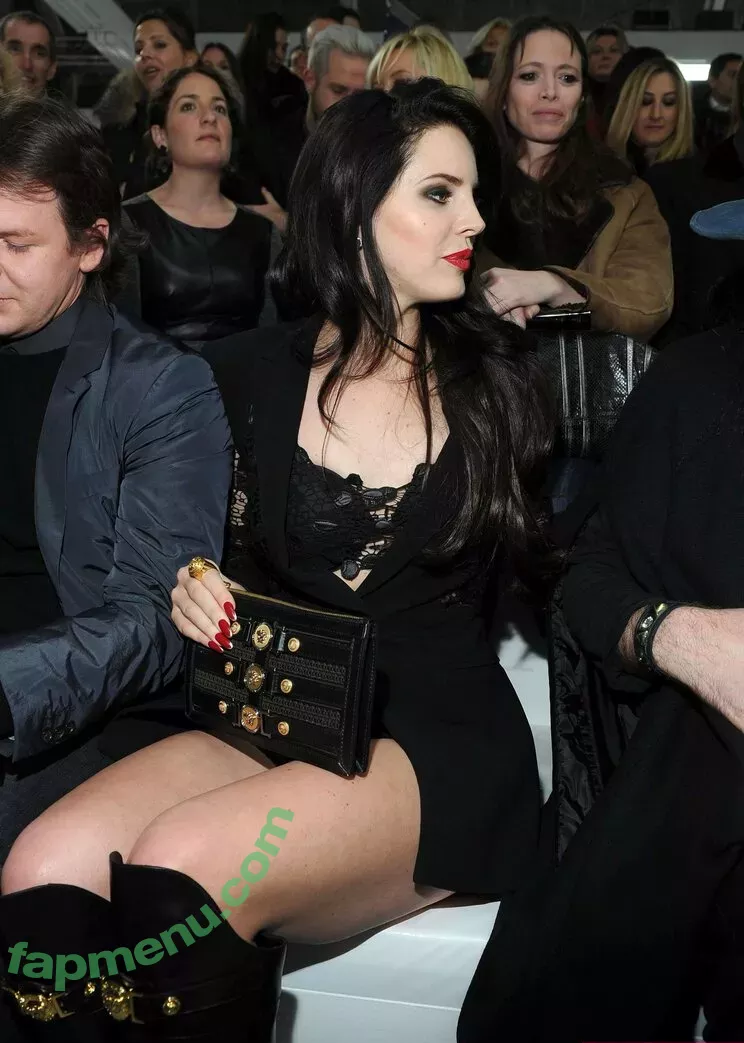 Lana Del Rey nude photo #0421 (lanadelrey / lanaraybabyx)