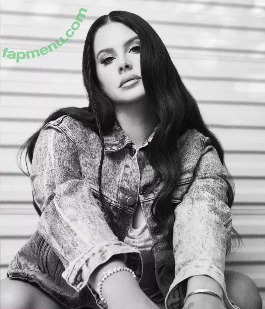 Lana Del Rey nude photo #0428 (lanadelrey / lanaraybabyx)