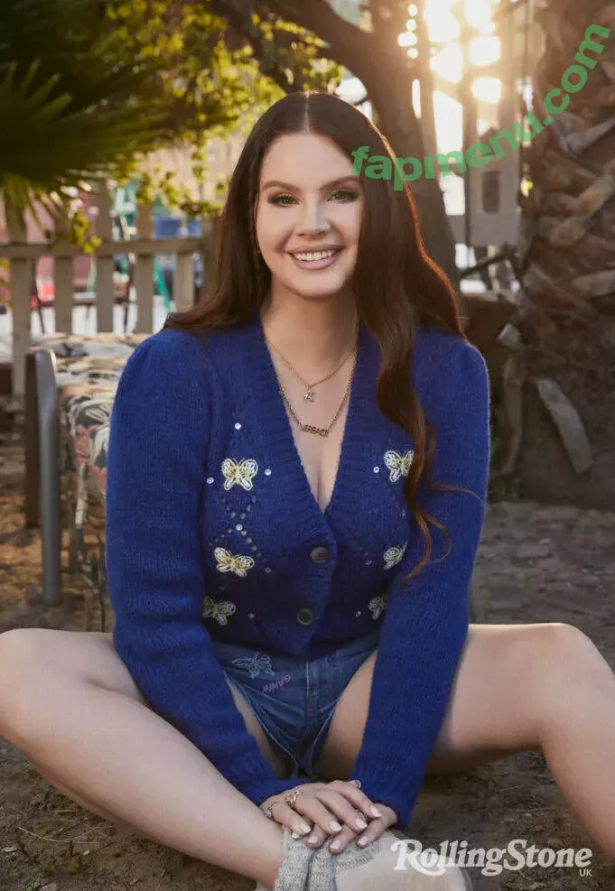 Lana Del Rey nude photo #0445 (lanadelrey / lanaraybabyx)