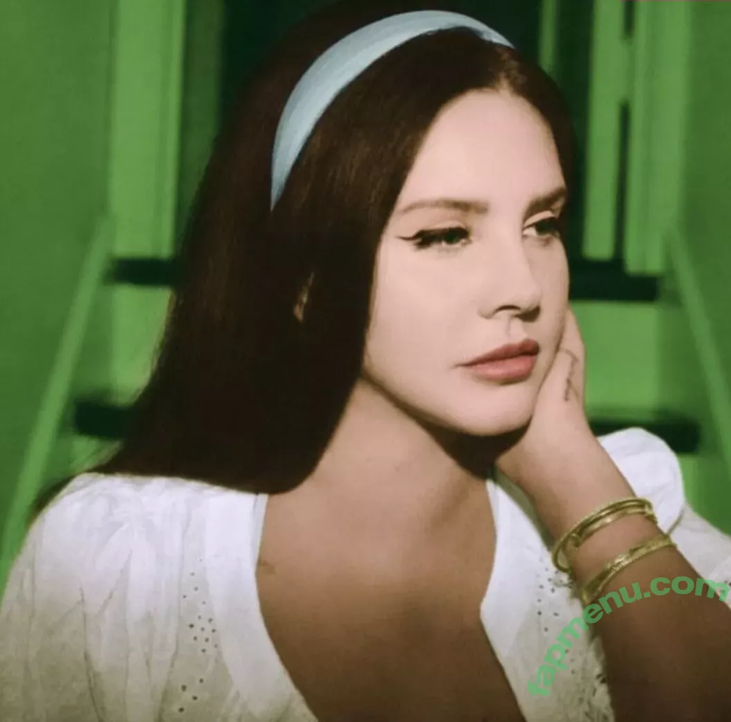 Lana Del Rey nude photo #0466 (lanadelrey / lanaraybabyx)