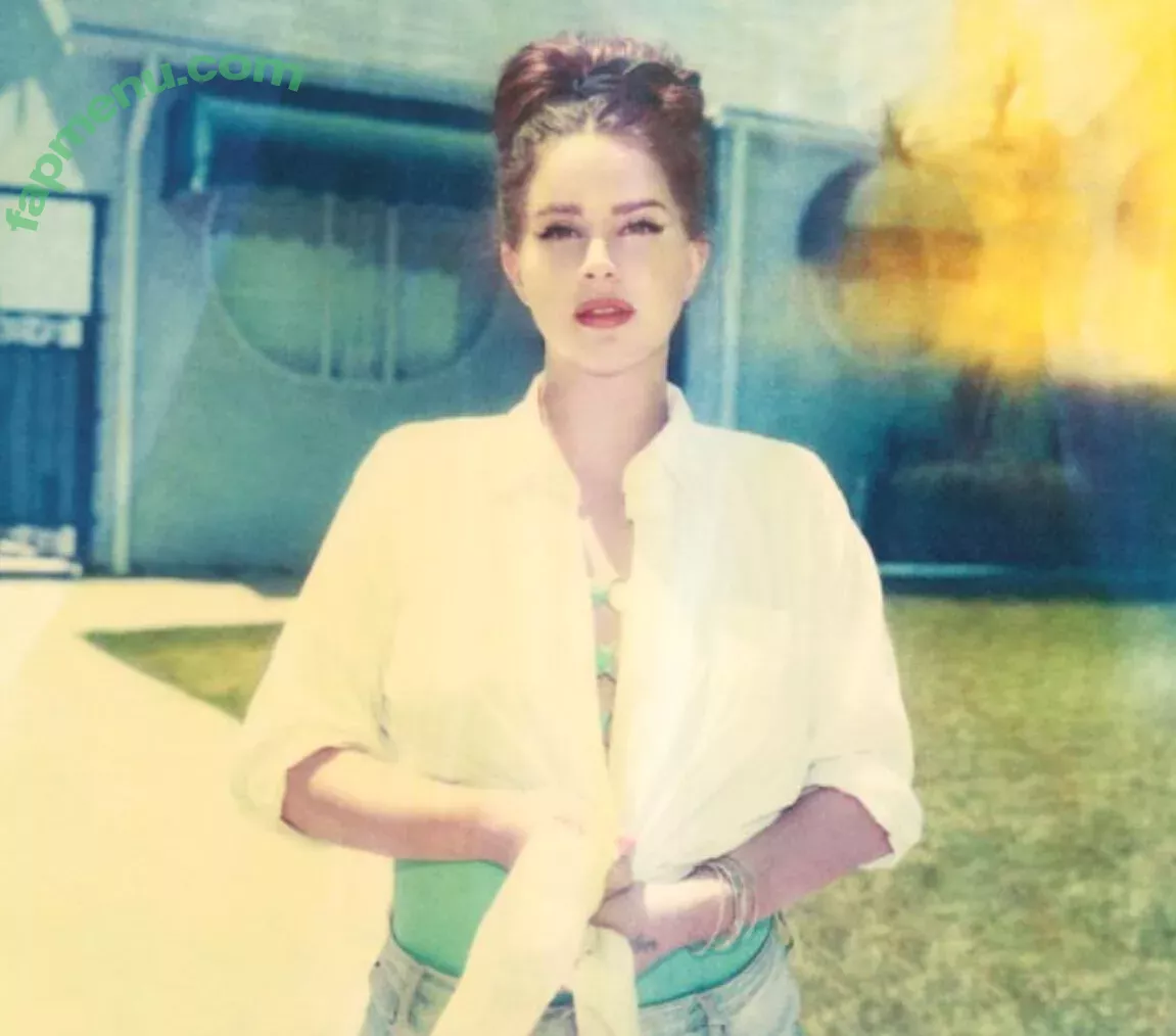 Lana Del Rey nude photo #0473 (lanadelrey / lanaraybabyx)