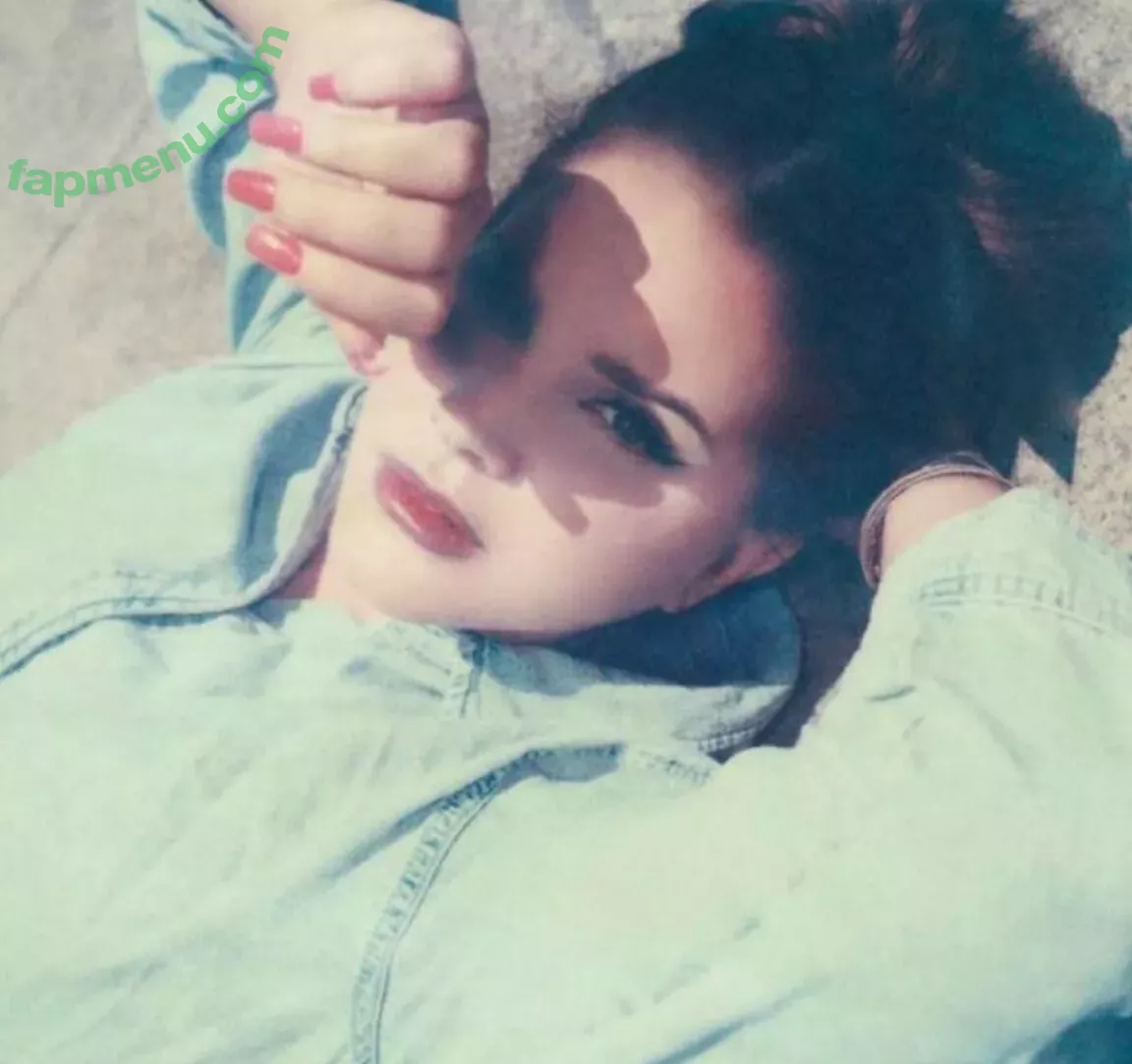 Lana Del Rey nude photo #0475 (lanadelrey / lanaraybabyx)