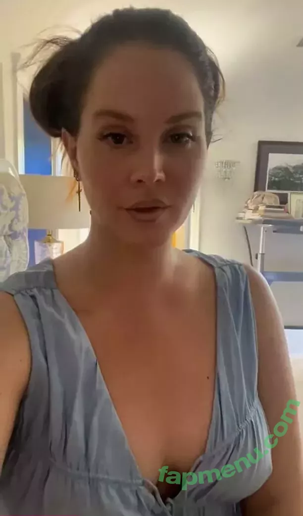 Lana Del Rey nude photo #0484 (lanadelrey / lanaraybabyx)