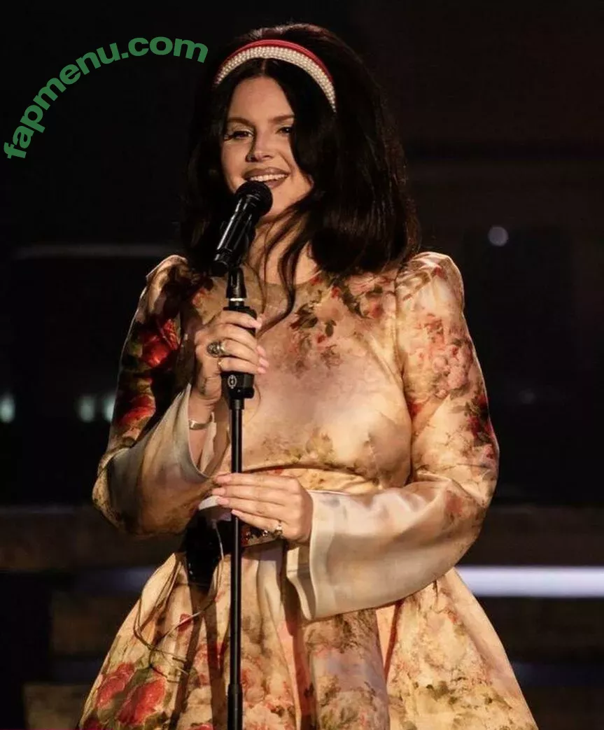 Lana Del Rey nude photo #0505 (lanadelrey / lanaraybabyx)