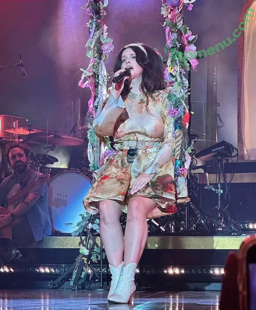 Lana Del Rey nude photo #0510 (lanadelreypictures / lanaraybabyx)
