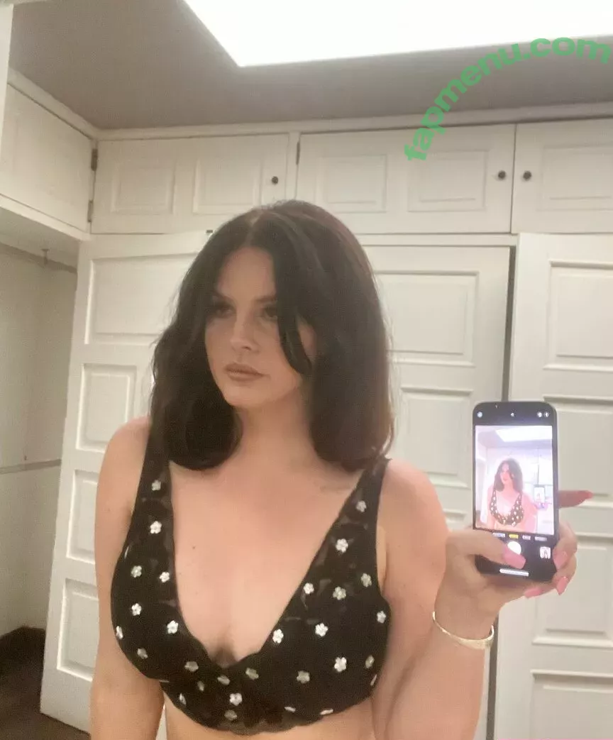 Lana Del Rey nude photo #0515 (lanadelrey / lanaraybabyx)
