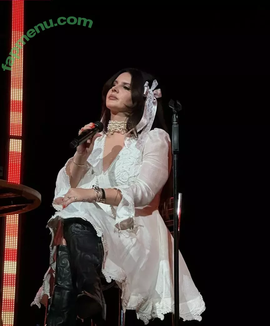 Lana Del Rey nude photo #0531 (lanadelrey / lanaraybabyx)