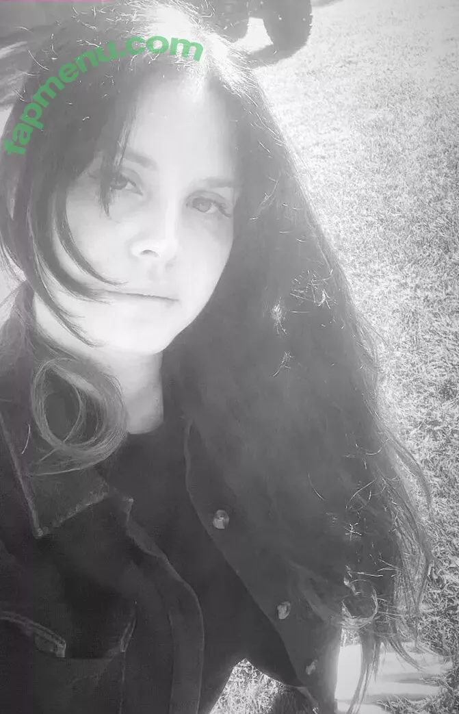 Lana Del Rey nude photo #0545 (lanadelrey / lanaraybabyx)