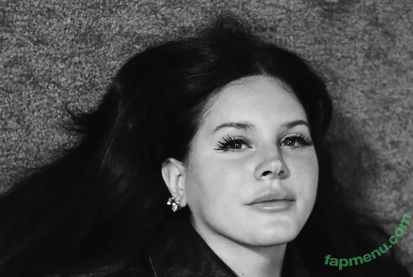 Lana Del Rey nude photo #0576 (lanadelrey / lanaraybabyx)