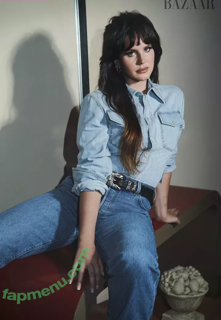 Lana Del Rey nude photo #0583 (lanadelrey / lanaraybabyx)