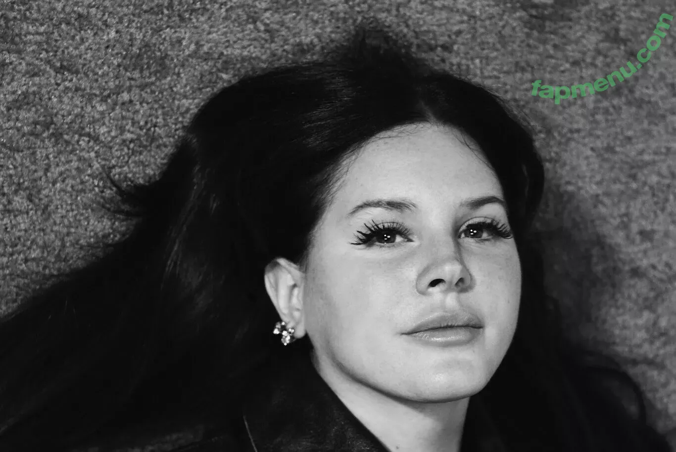 Lana Del Rey nude photo #0595 (lanadelrey / lanaraybabyx)