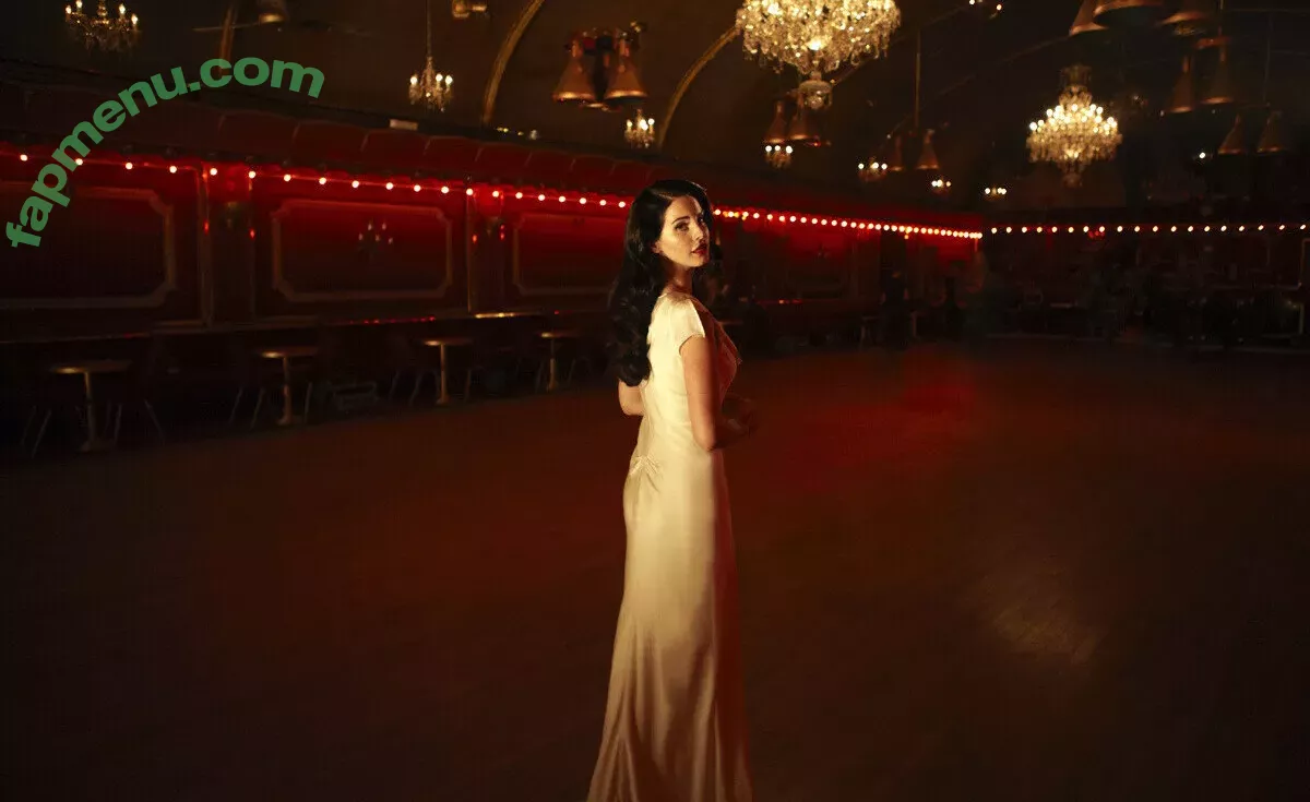 Lana Del Rey nude photo #0673 (lanadelrey / lanaraybabyx)