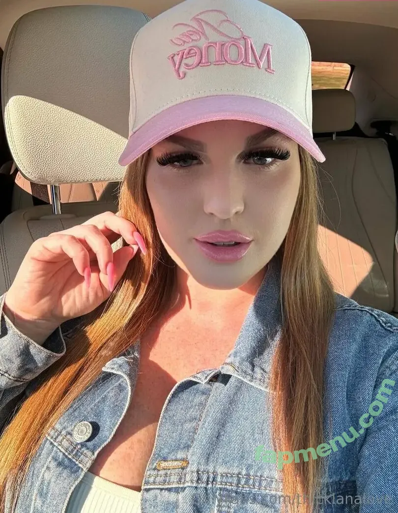 Lana Love nude photo #0021 (iwantlanalove / lanalovemusic / thicklanalove)